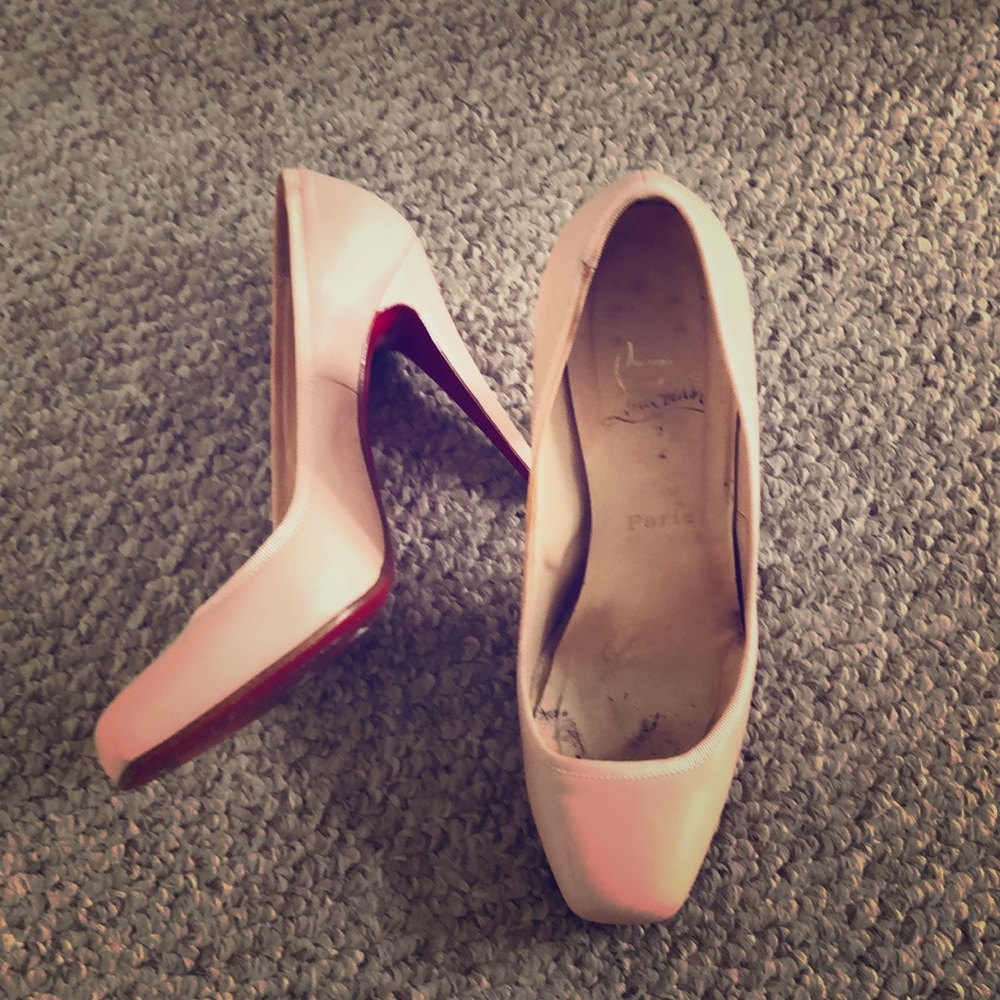 Christian Louboutin, Sz 40 (US10), pale pink pumps